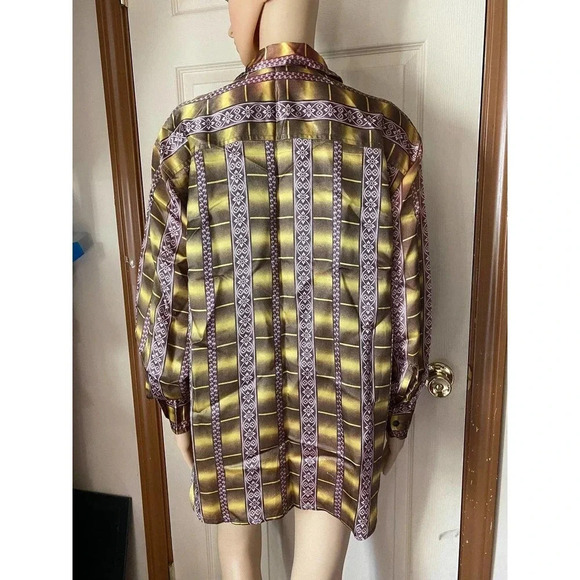 DC Group Buttons Down Blouse Women Size S oversized - Picture 4 of 5